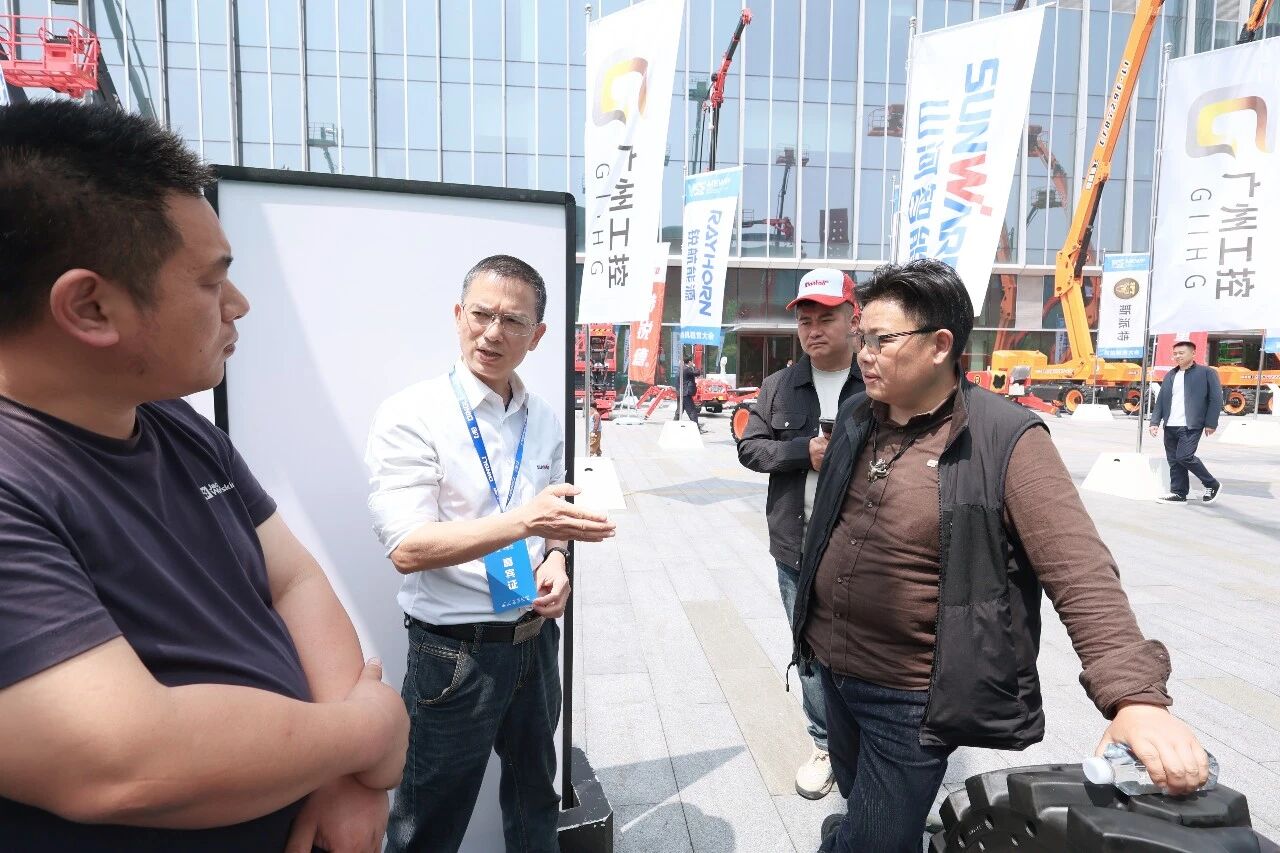 江南游戏智能亮相第十届全国高空作业平台租赁大会