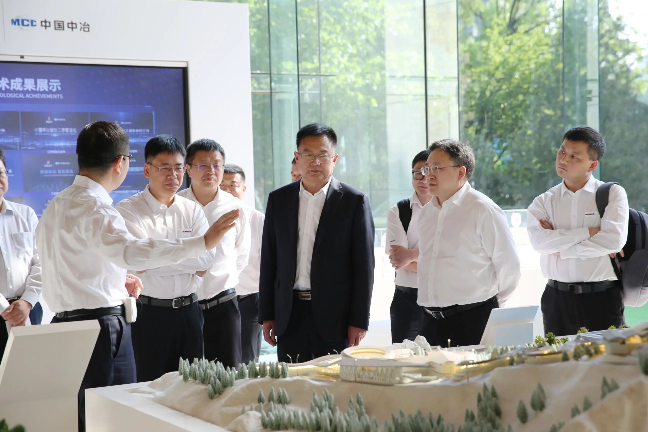江南游戏智能党委书记、董事长付向东率队拜访中国中冶，推动构建合作共赢新标杆