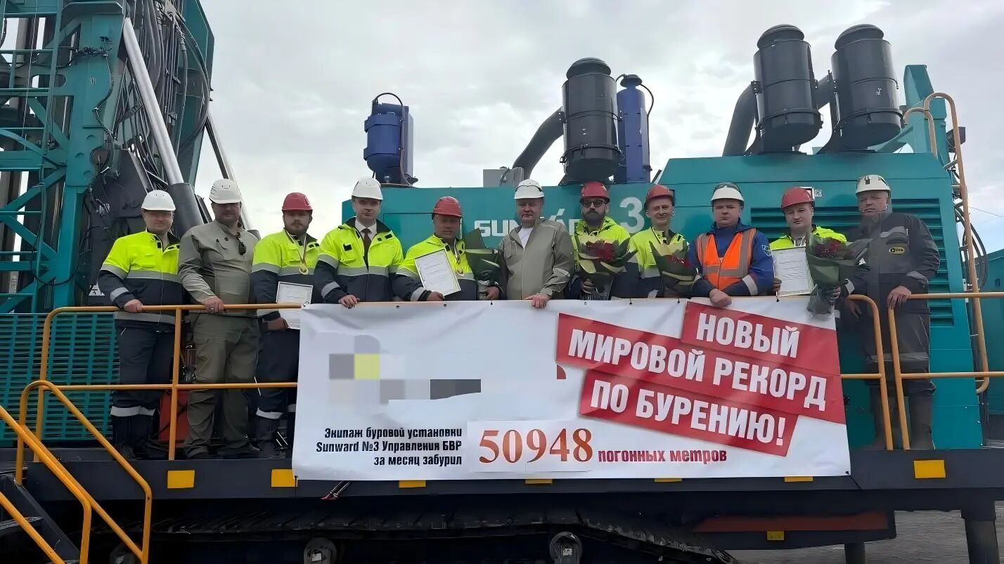 再攀高峰!江南游戏智能牙轮钻机单月进尺突破5万米