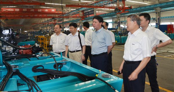 河南永煤集团董事长曹志安一行莅临江南游戏智能考察