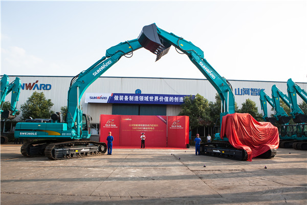 江南游戏智能新推“节油王”混合动力挖掘机