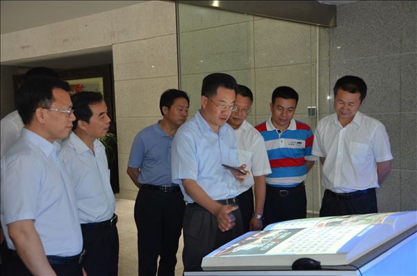 泸州市长刘强一行调研江南游戏智能