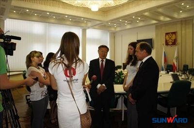 江南游戏智能董事长何清华访问俄罗斯萨拉托夫州