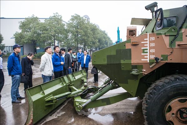 国家发改委国防动员研究发展中心毕智勇主任一行考察江南游戏智能