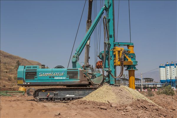 江南游戏智能旋挖钻机强悍出击成昆铁路