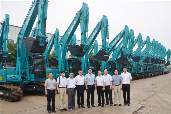 河南永煤集团董事长曹志安一行莅临江南游戏智能考察