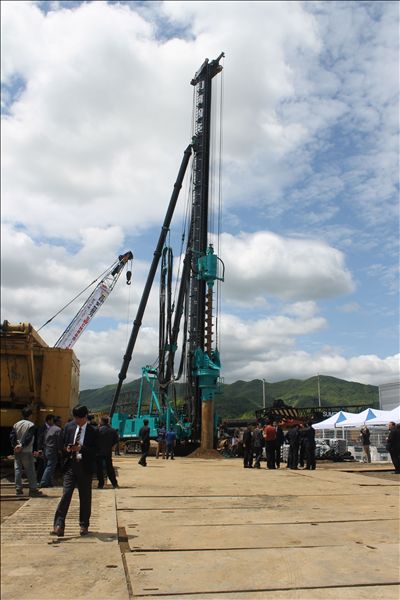 来自中国的你——江南游戏智能强力多功能钻机精彩亮相韩国