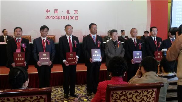 江南游戏智能董事长何清华荣获何梁何利基金“科学与技术创新奖”