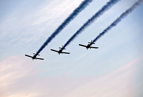 江南游戏智能飞行表演队精彩亮相珠海航展