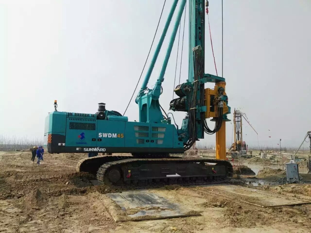 113.98米！江南游戏智能大型旋挖钻机三门峡大桥精彩处子秀