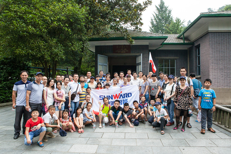 开挖机，坐游艇、飞机 江南游戏智能开展员工家属开放日活动