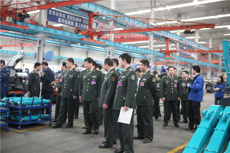 全军军交运输系统首长及国防科大领导莅临江南游戏智能参观交流