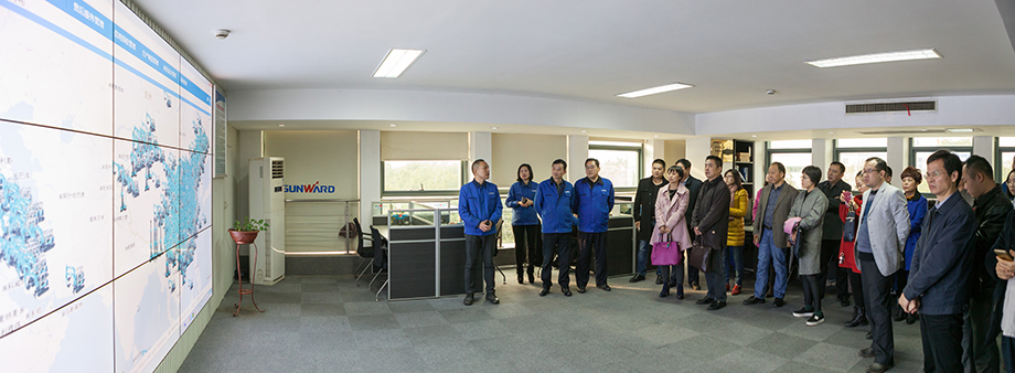 湖南省国防动员研究性演习参演领导莅临江南游戏智能