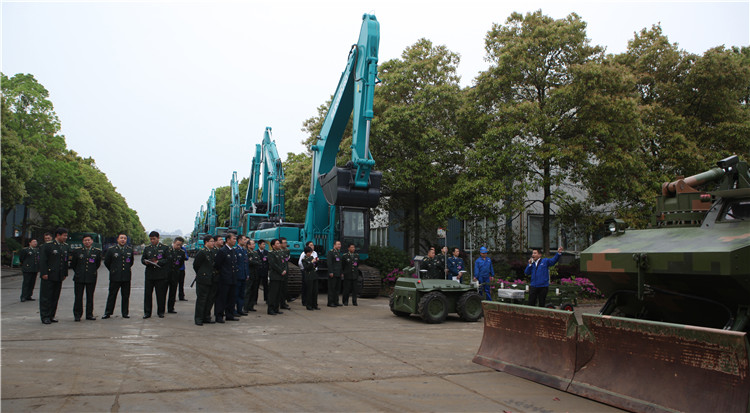 全军军交运输系统首长及国防科大领导莅临江南游戏智能参观交流