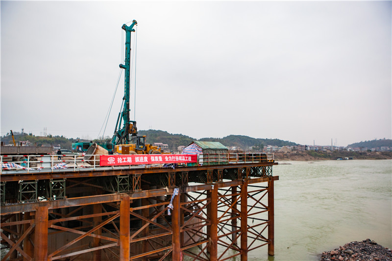 水下钻孔80米，江南游戏智能旋挖钻机震撼施工场面