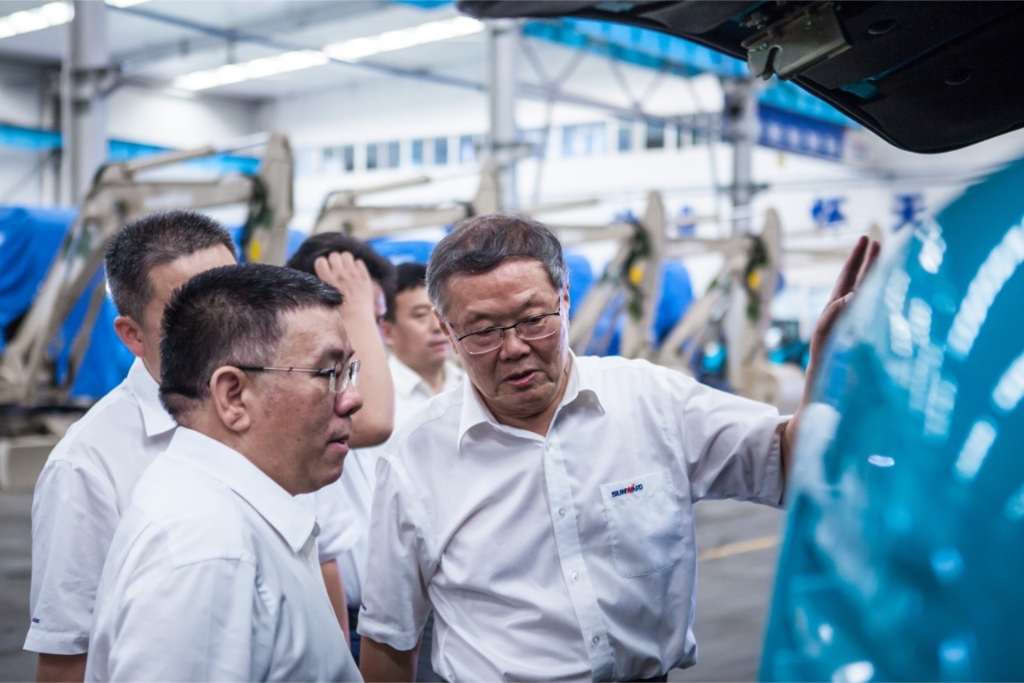 柳工集团曾光安董事长一行江南游戏智能考察交流