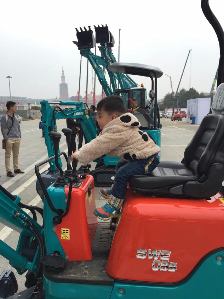 配博会上江南游戏智能“迷你”装备展精新本色