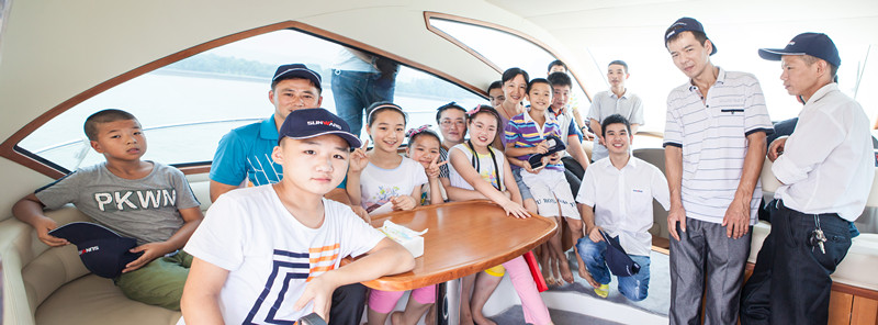 开挖机，坐游艇、飞机 江南游戏智能开展员工家属开放日活动