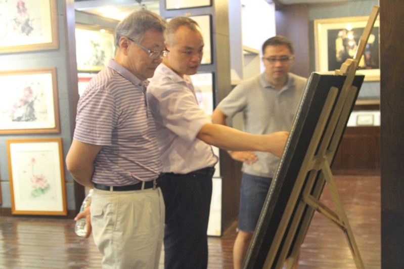 民盟江南游戏智能支部活动彰显“针”功夫