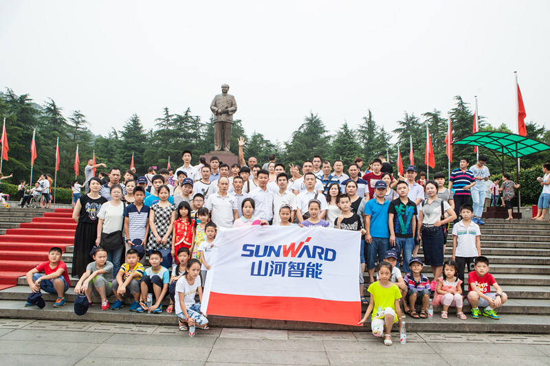 开挖机，坐游艇、飞机 江南游戏智能开展员工家属开放日活动