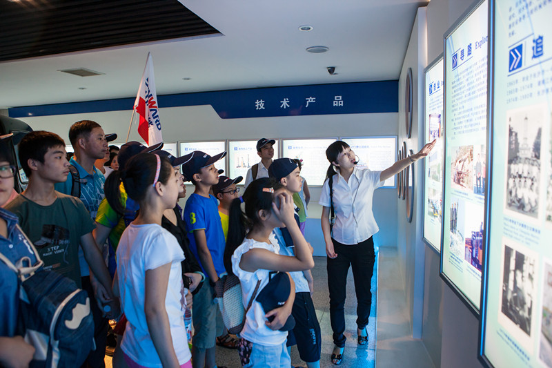 开挖机，坐游艇、飞机 江南游戏智能开展员工家属开放日活动