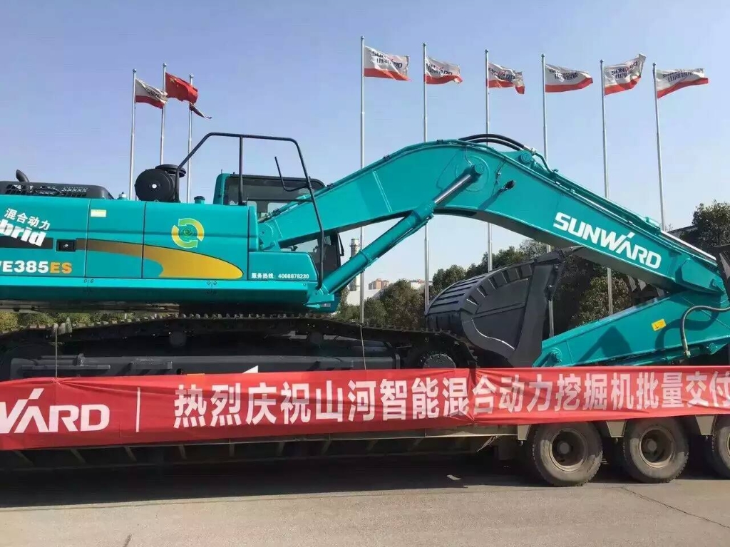 就这样被你征服！江南游戏智能100台液压混合动力挖掘机挺进矿山