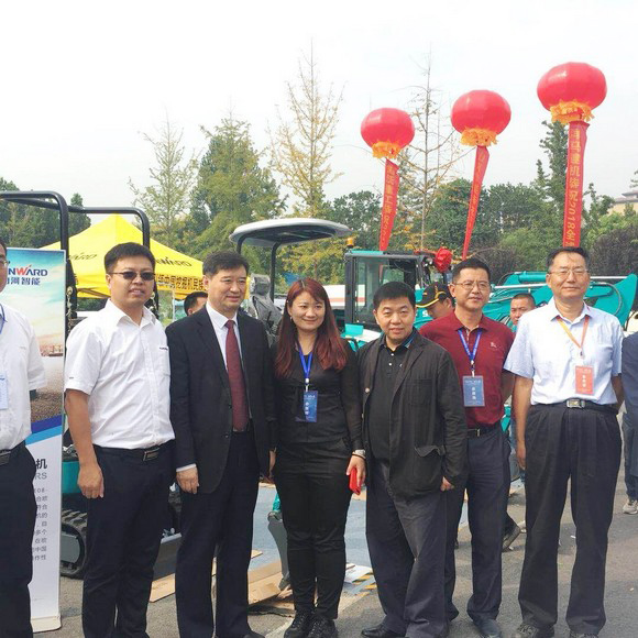 “超美微挖”现身2018微挖峰会，江南游戏智能微挖出口过万台