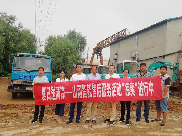 到了市场一线才知道，江南游戏挖机客户都是铁杆粉丝