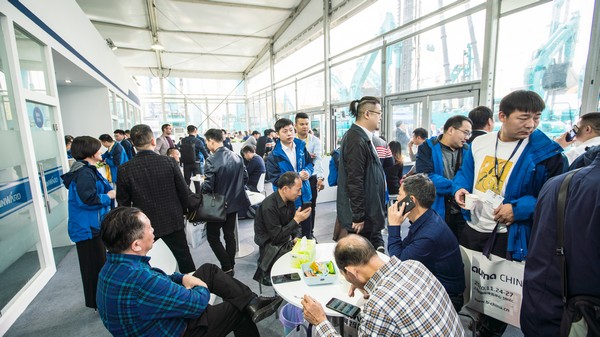 首日签单2.6亿元，江南游戏智能创新产品引爆上海宝马展