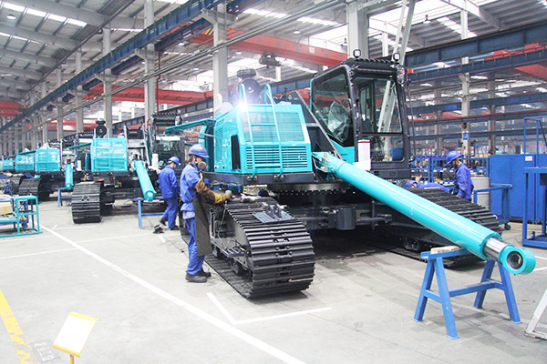 开启工程机械之都体验之旅，中外媒体观摩团到访江南游戏智能