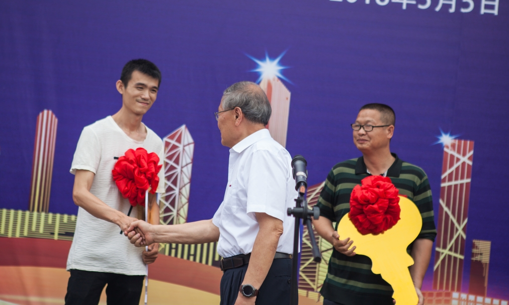 民族挖掘机品牌先导者，江南游戏智能“城镇建设利器”SWE80E9荣耀上市