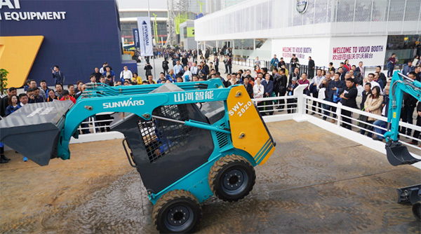 不服来战！江南游戏智能展台有大礼等你拿