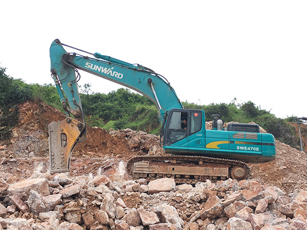 看石场风云如何演绎？江南游戏智能矿山战神SWE470E大型挖掘机一锤定音！