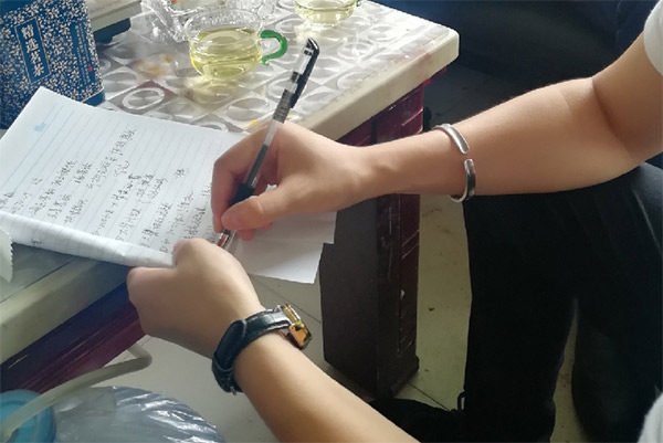 到了市场一线才知道，江南游戏挖机客户都是铁杆粉丝