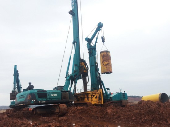 喜讯！江南游戏智能SWRC170自行式全回转全套管钻机获湖南省首台(套)重大技术装备产品奖励！