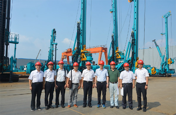 科技部高技术中心副主任袁建湘考察调研江南游戏智能