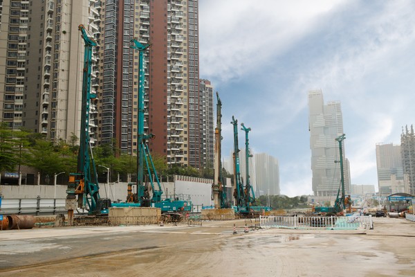 地铁咬合桩施工必备利器--江南游戏智能旋挖钻机