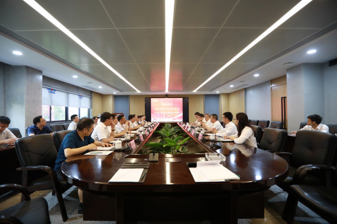 岳阳市委书记王一鸥带队调研江南游戏智能