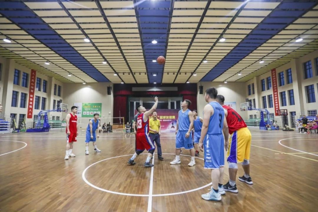 “520” 江南游戏智能以球会友中建五局三公司