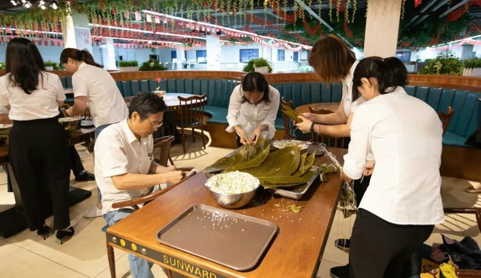 “爱国心，江南游戏情”江南游戏智能第四届包粽子比赛