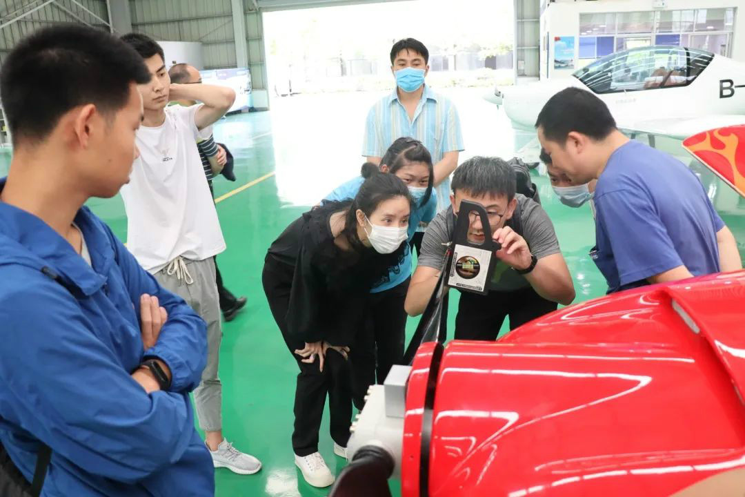 江南游戏航空第十三期147部SA60L机型培训班圆满结业