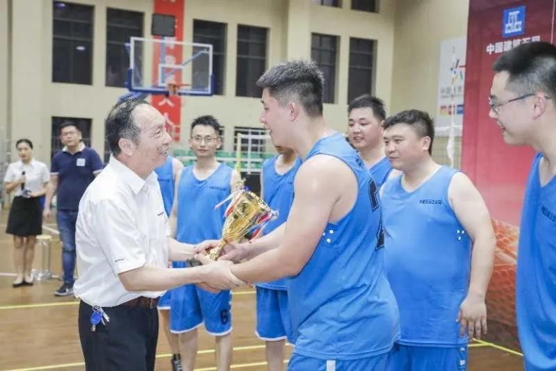 “520” 江南游戏智能以球会友中建五局三公司