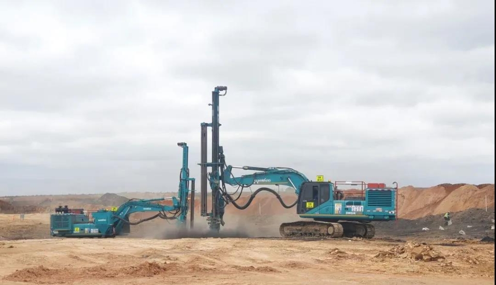 江南游戏智能凿岩设备名扬南非