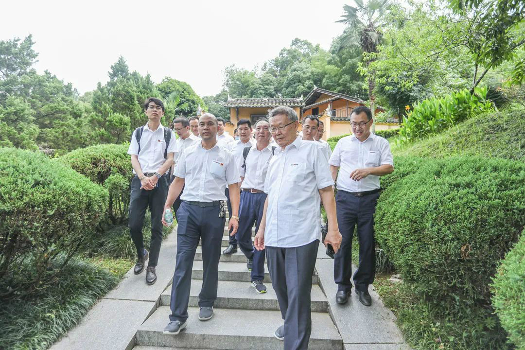 公道正派出清风正气，廉洁自律塑良好形象——江南游戏智能开展中高层干部廉洁教育活动