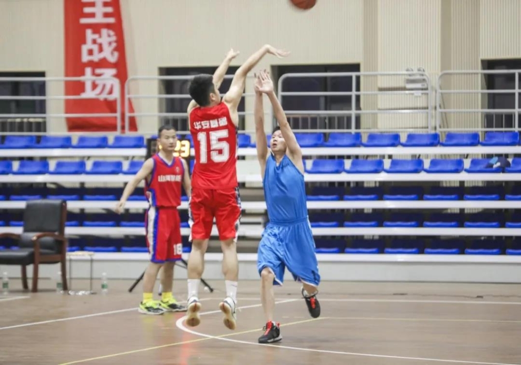 “520” 江南游戏智能以球会友中建五局三公司