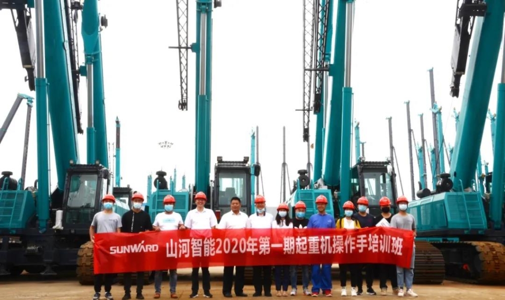 起重机操作培训考核通过率超80%