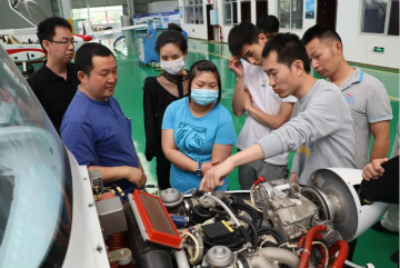 江南游戏航空第十三期147部SA60L机型培训班圆满结业