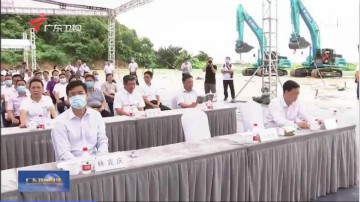 大湾区又一跨海“大桥”开工，江南游戏智能挖掘机“秀”美现场