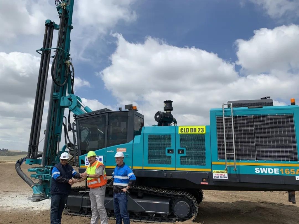 江南游戏智能凿岩设备名扬南非