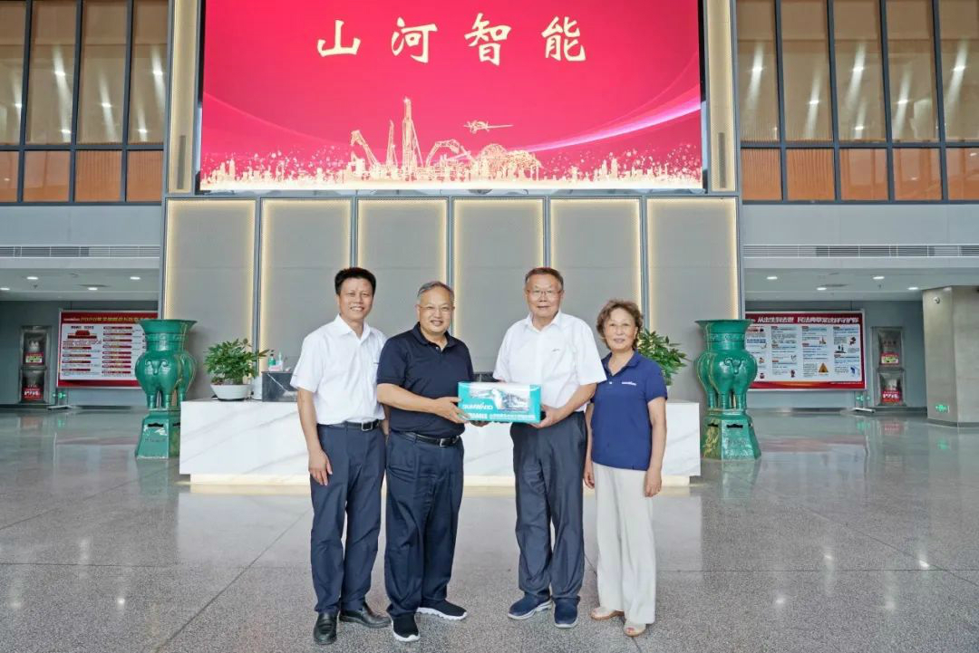 省人大常委会党组副书记、副主任王柯敏调研江南游戏智能